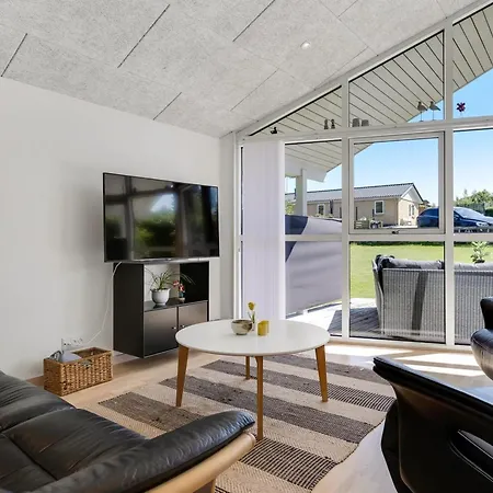 Semesterbostad Alfwin - 300m From The Sea By Interhome *